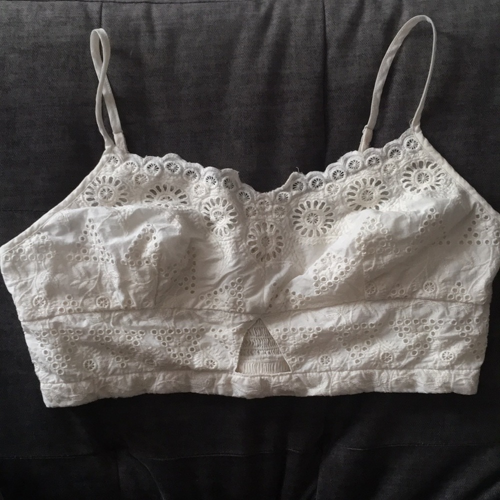 Cropped tank with eyelet detail in off white